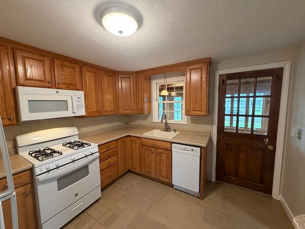 688 Plymouth St, Bridgewater MA 02324 photo 5