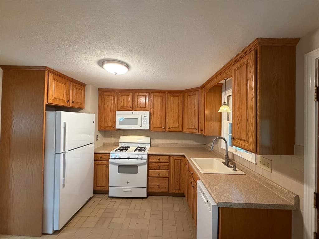 688 Plymouth St, Bridgewater MA 02324 photo 4
