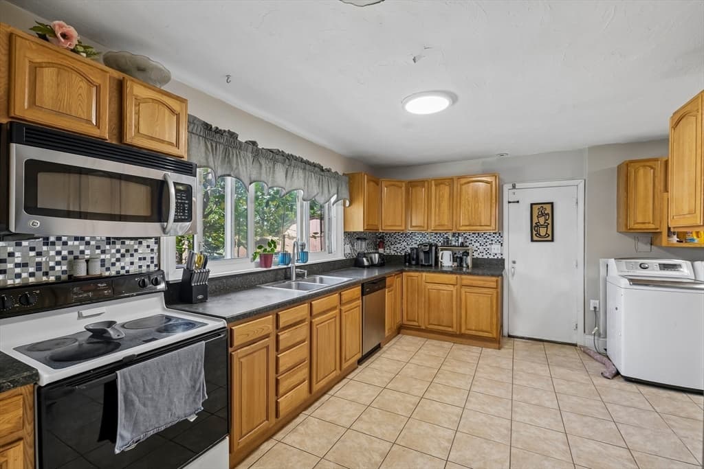 114 Rich St, Gardner MA 01440 photo 16