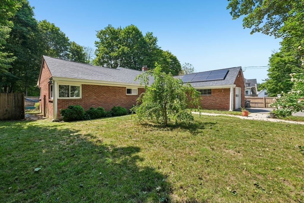 114 Rich St, Gardner MA 01440 photo 5