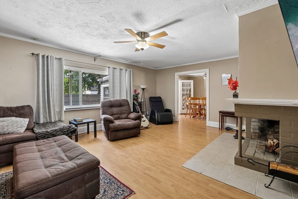114 Rich St, Gardner MA 01440 photo 8