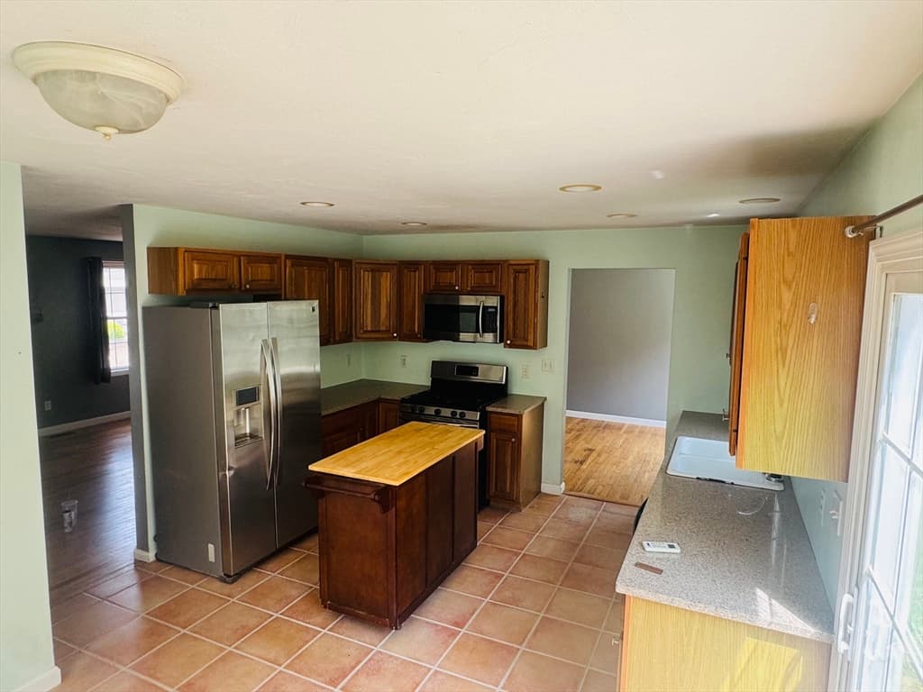 3841 N Main St, Fall River MA 02720 photo 6