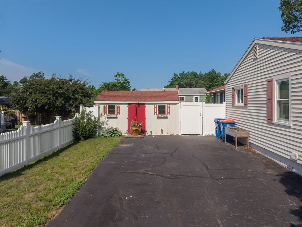 56 Blueberry Ter, New Bedford MA 02745 photo 3