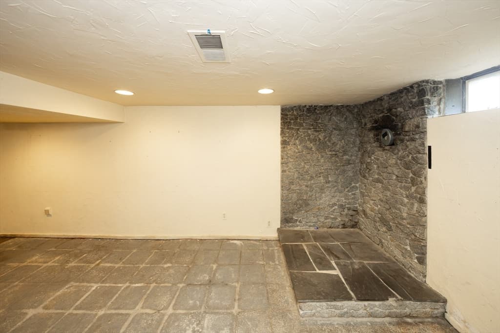 56 Blueberry Ter, New Bedford MA 02745 photo 24