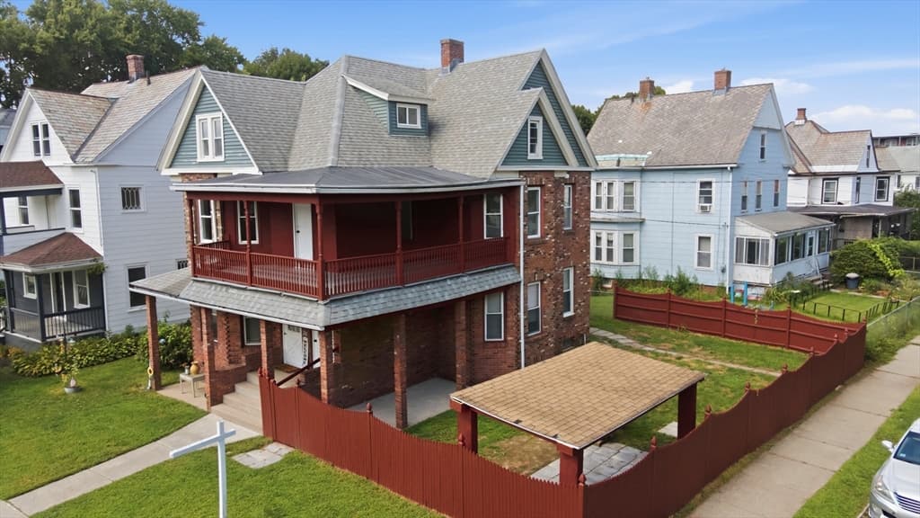 26 Washington Ave, Holyoke MA 01040 photo 2