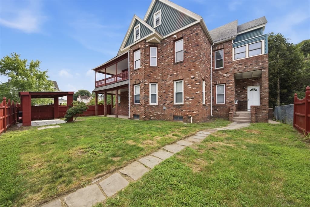 26 Washington Ave, Holyoke MA 01040 photo 3