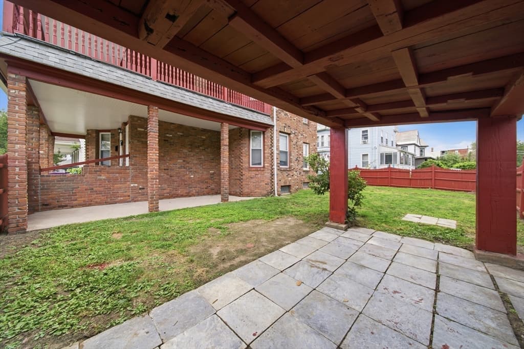 26 Washington Ave, Holyoke MA 01040 photo 4