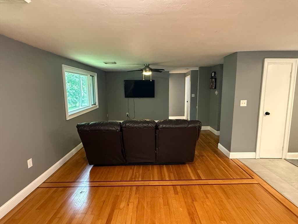 62 Piehl Ave, Worcester MA 01606 photo 10