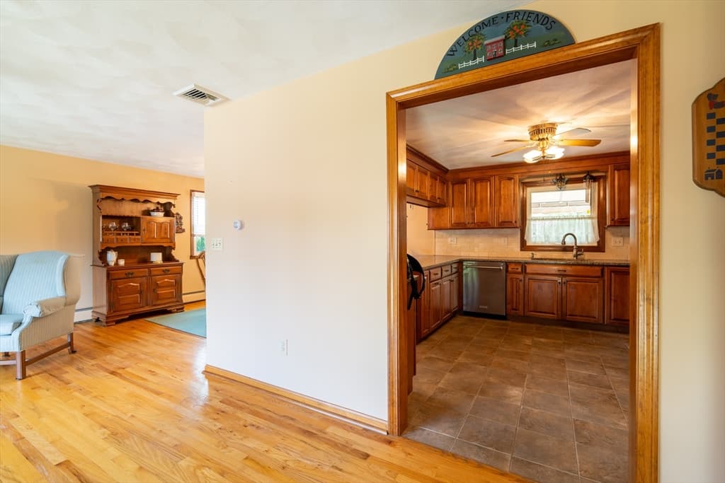 9 Kathleen Drive, Warren RI 02885 photo 11
