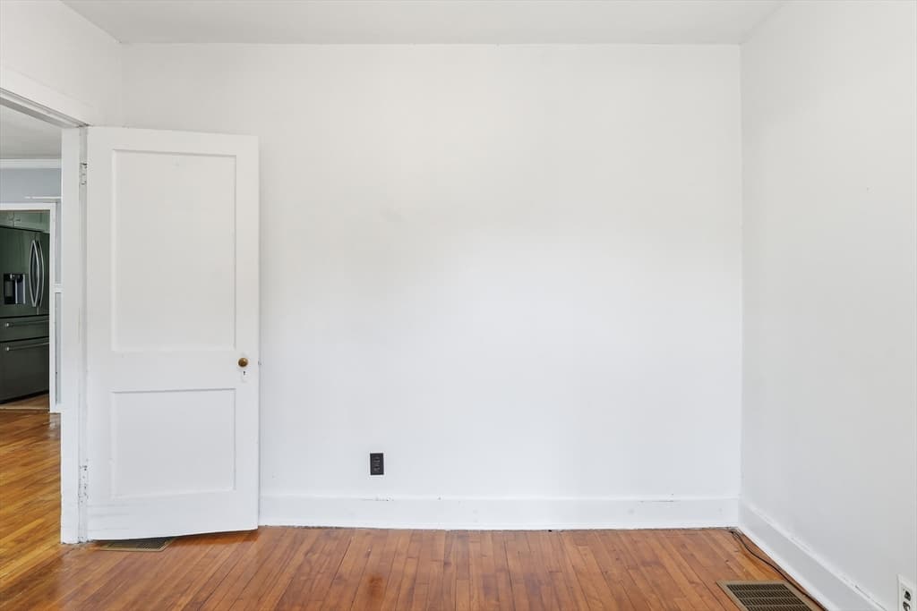 48 Litchfield Ave, Southbridge MA 01550 photo 9