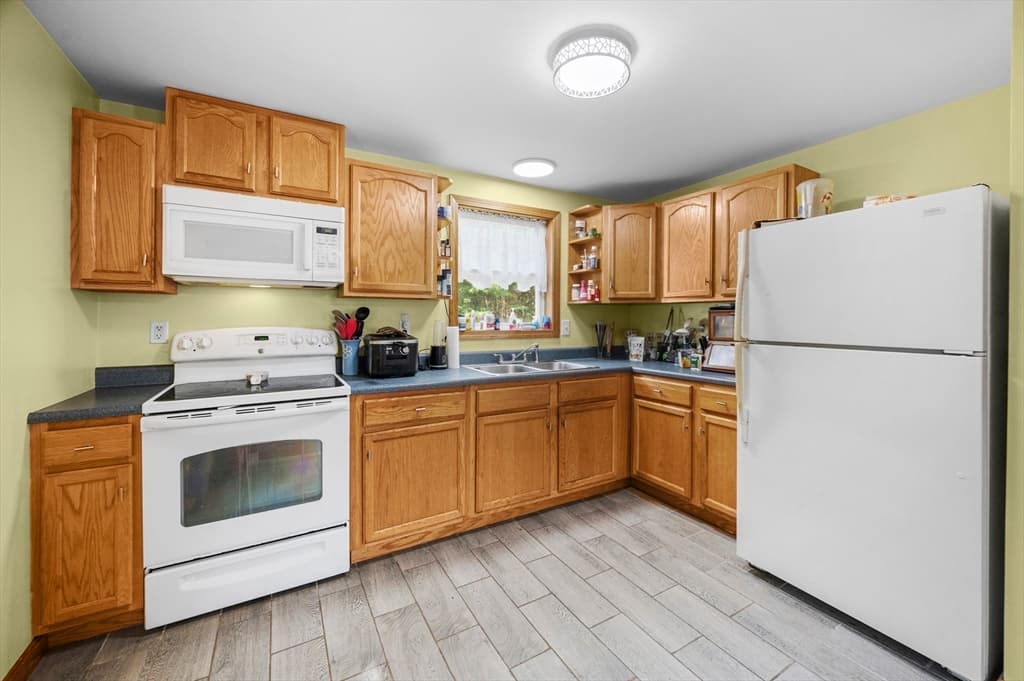 Single Family Residence at 90 West St, Wendell MA 01379, Wendell, photo 7 of 42