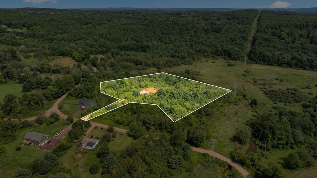 11 Old West Brookfield Rd, North Brookfield MA 01535