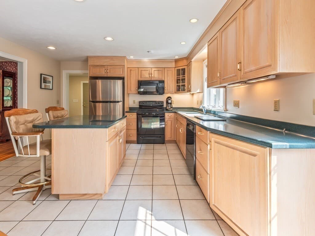 9 Tower Hill Rd, Oxford MA 01540 photo 6