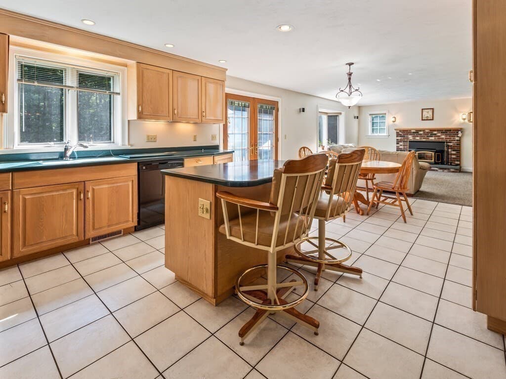 9 Tower Hill Rd, Oxford MA 01540 photo 3