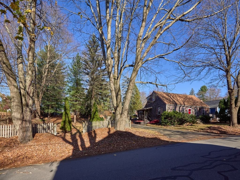 25 Stoneham Rd, Worcester MA 01604 photo 2