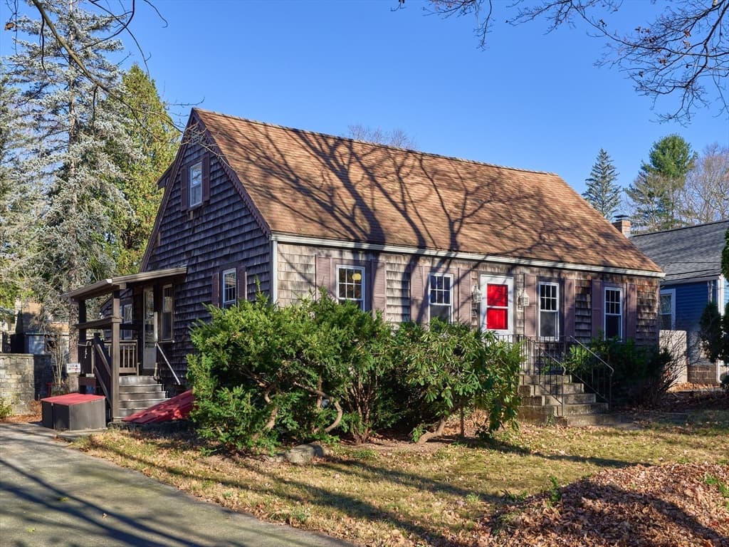 25 Stoneham Rd, Worcester MA 01604