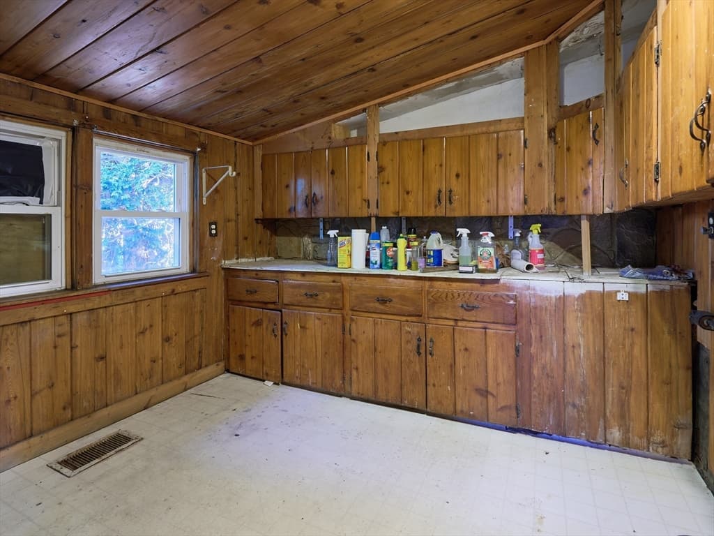 25 Stoneham Rd, Worcester MA 01604 photo 5
