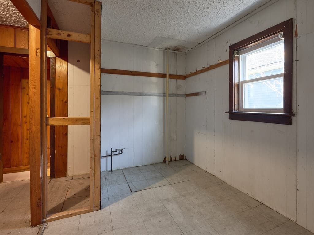 25 Stoneham Rd, Worcester MA 01604 photo 4