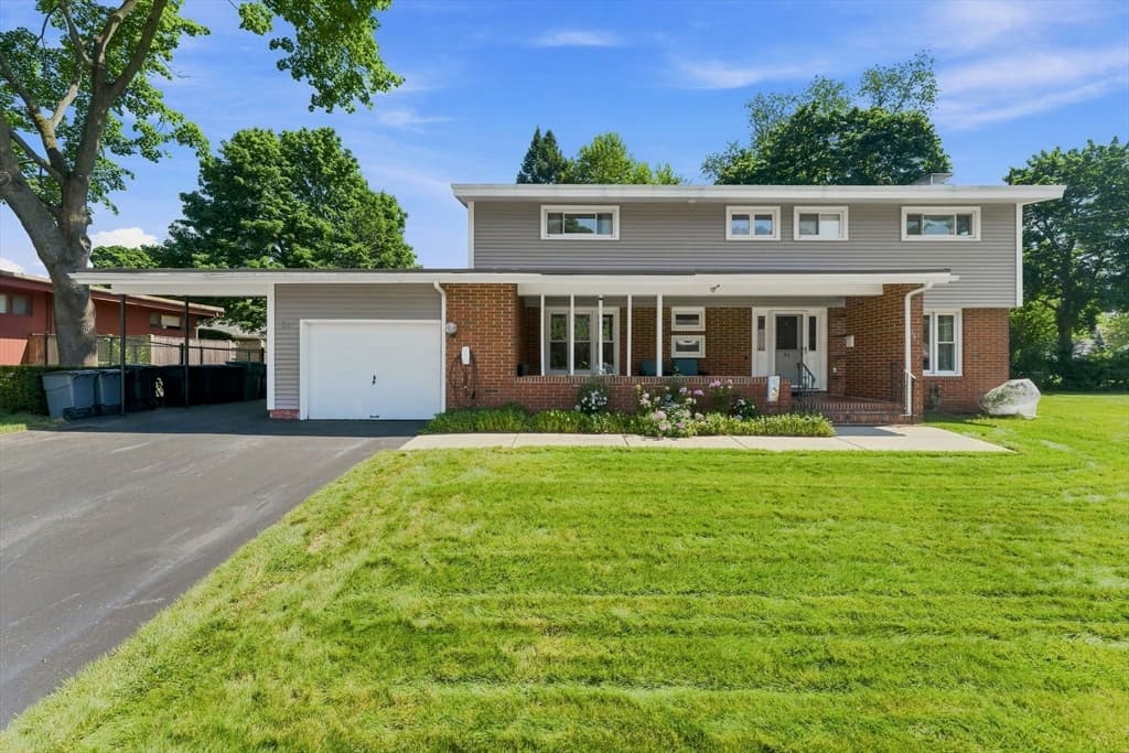 94 Florence Rd, Lowell MA 01851 photo 3
