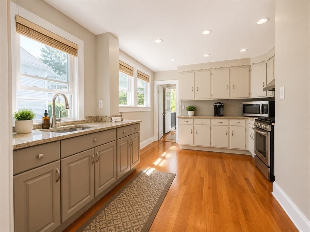 27 Woodleigh Rd, Watertown MA 02472 photo 10