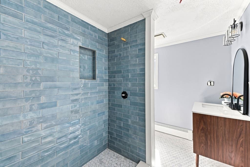 169 Quinapoxet St, Holden MA 01522 photo 23
