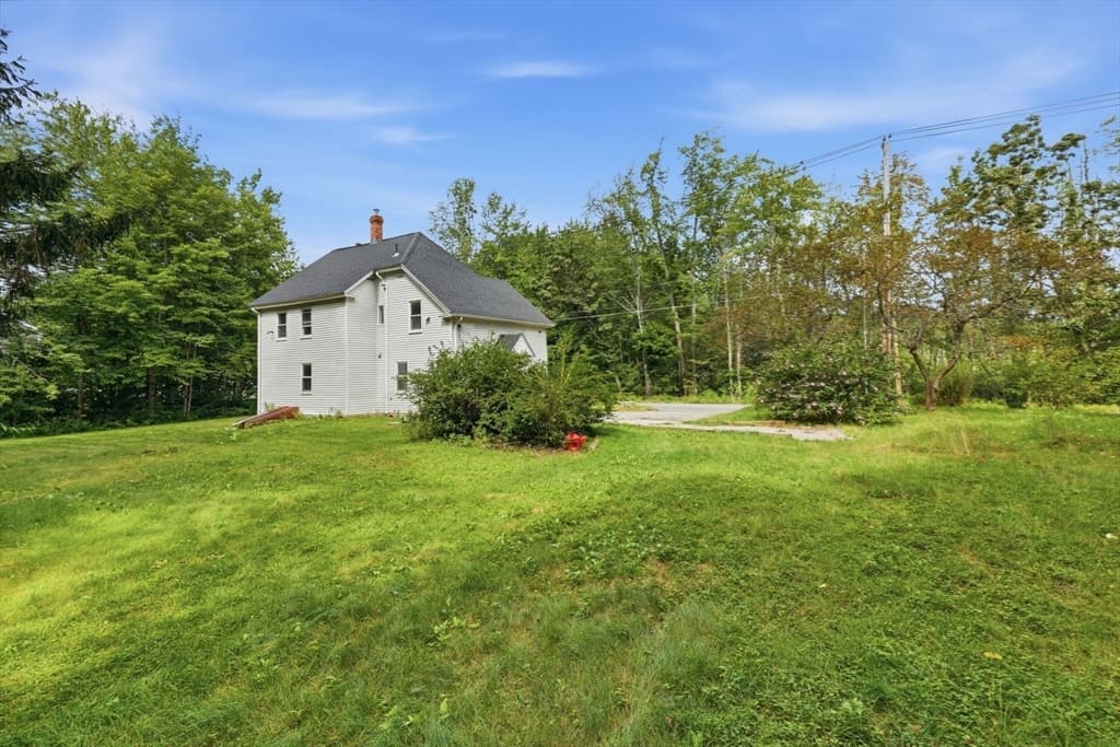 169 Quinapoxet St, Holden MA 01522 photo 3