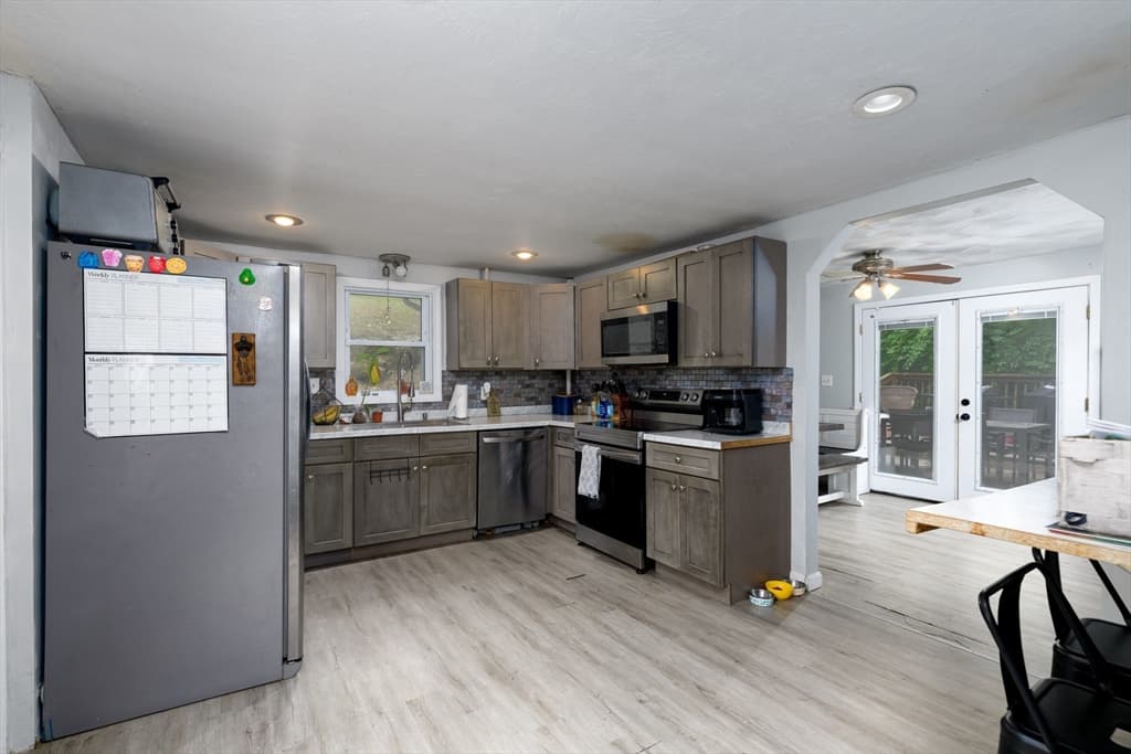 62 Grove St, Spencer MA 01562 photo 12
