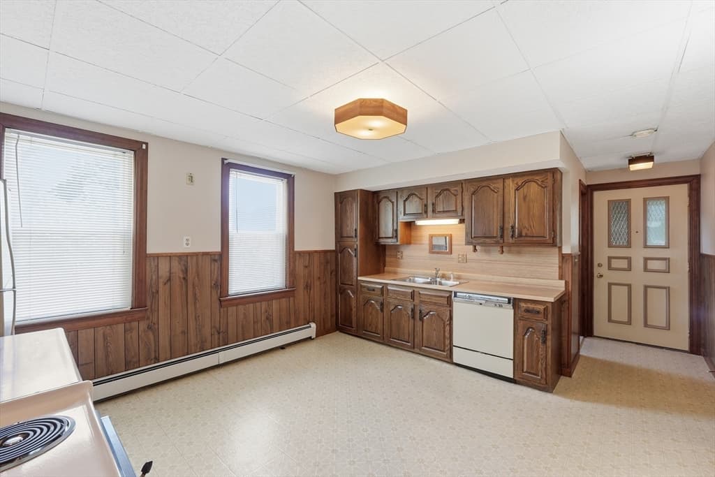 16 Dartmouth St, Worcester MA 01604 photo 13