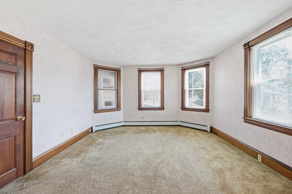16 Dartmouth St, Worcester MA 01604 photo 3