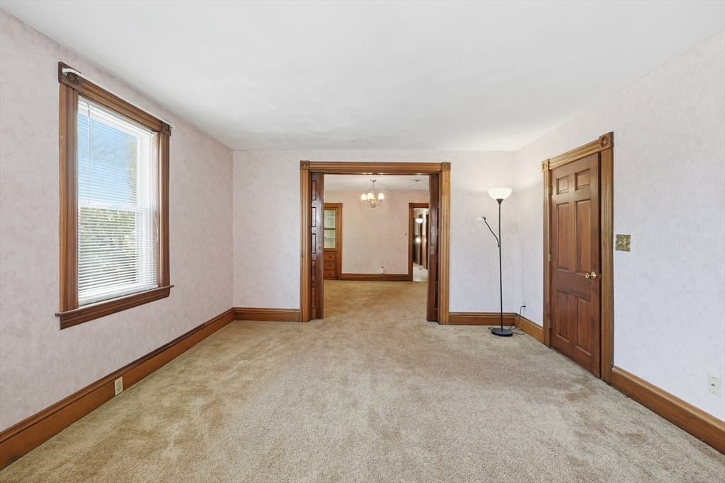 16 Dartmouth St, Worcester MA 01604 photo 4