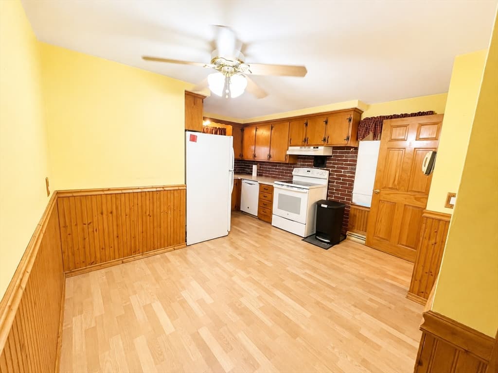 60 Martin St, East Providence RI 02914 photo 6