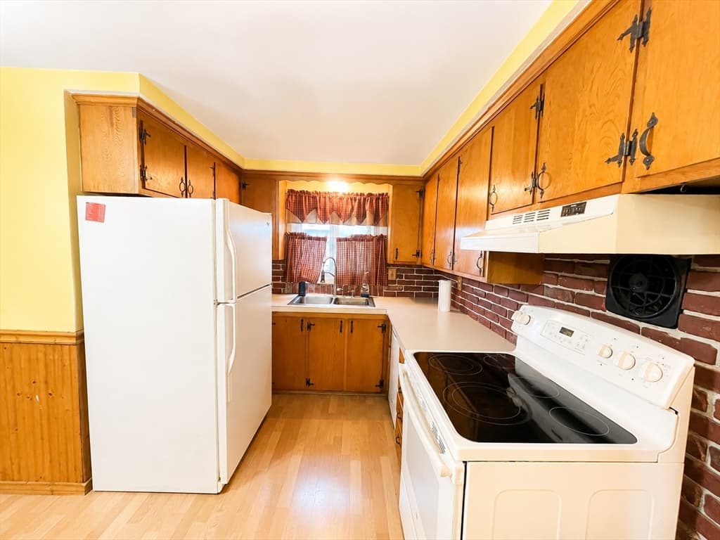 60 Martin St, East Providence RI 02914 photo 7