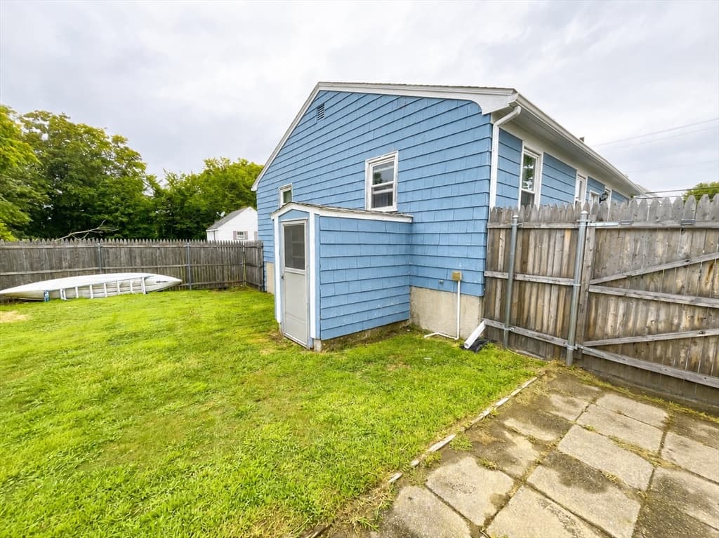 60 Martin St, East Providence RI 02914 photo 36