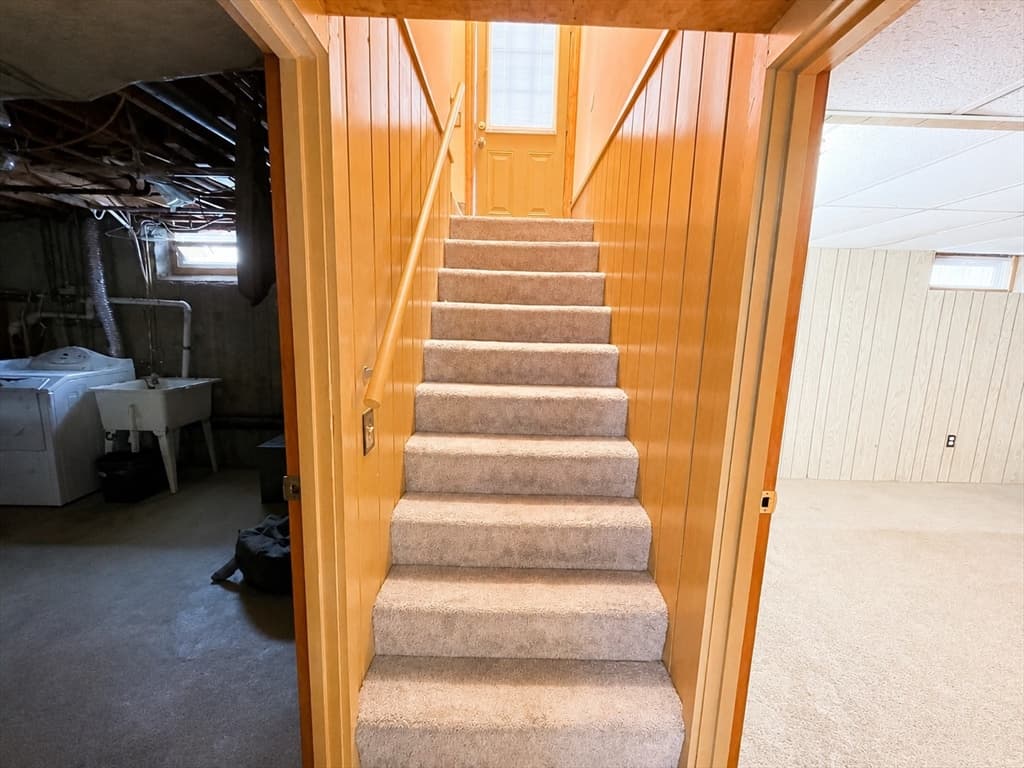 60 Martin St, East Providence RI 02914 photo 32