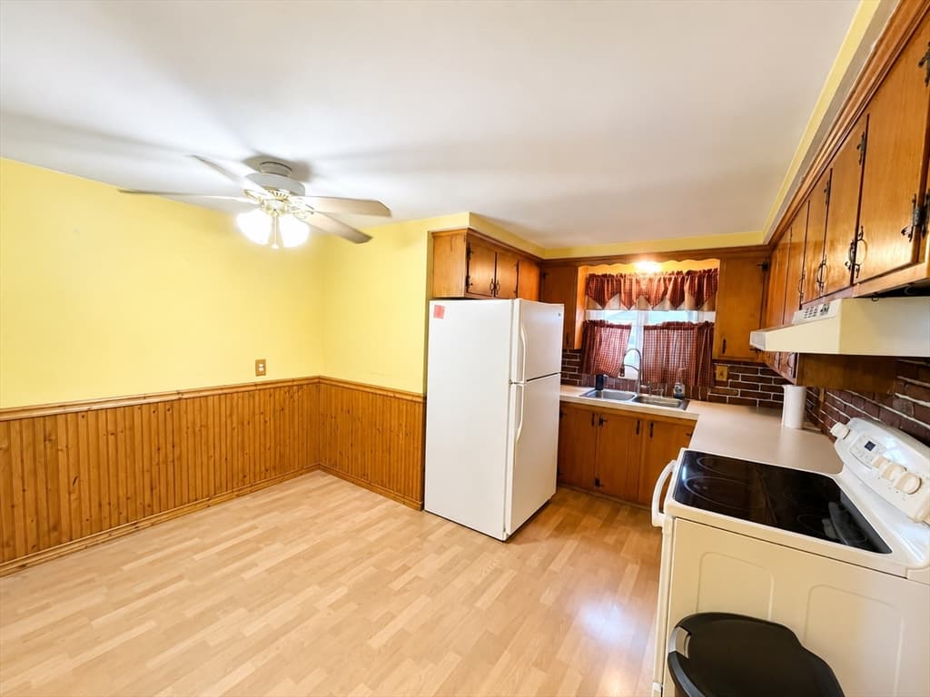 60 Martin St, East Providence RI 02914 photo 5