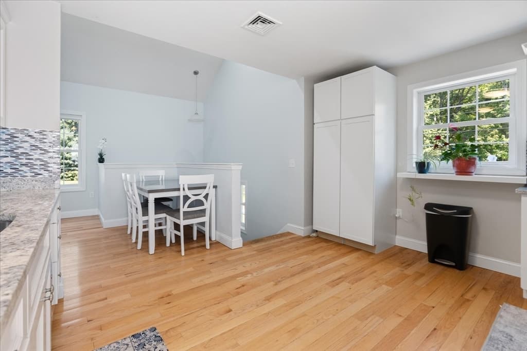 28 Stanley St, North Attleboro MA 02763 photo 6