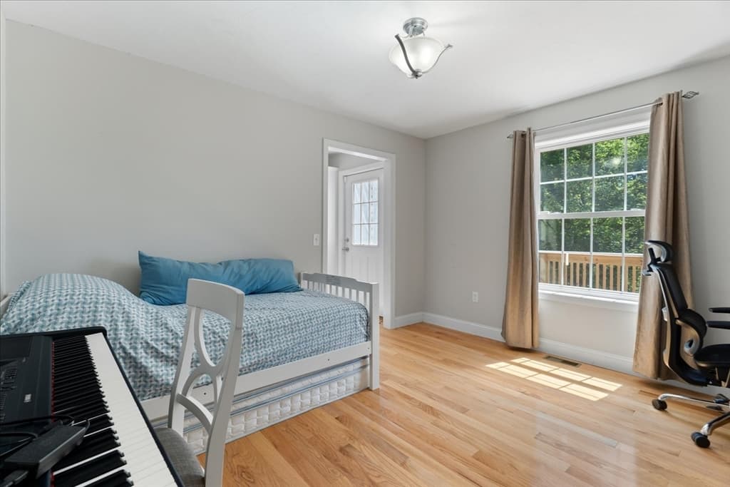28 Stanley St, North Attleboro MA 02763 photo 12