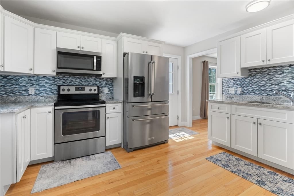 28 Stanley St, North Attleboro MA 02763 photo 3