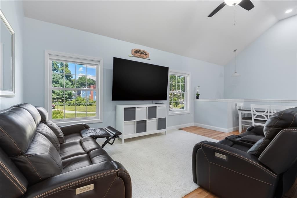 28 Stanley St, North Attleboro MA 02763 photo 9