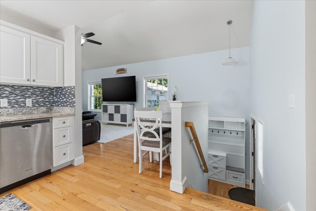 28 Stanley St, North Attleboro MA 02763 photo 4