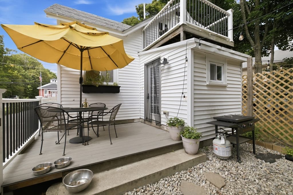 589 South St, Wrentham MA 02093 photo 2