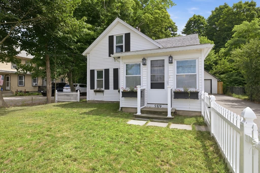 589 South St, Wrentham MA 02093
