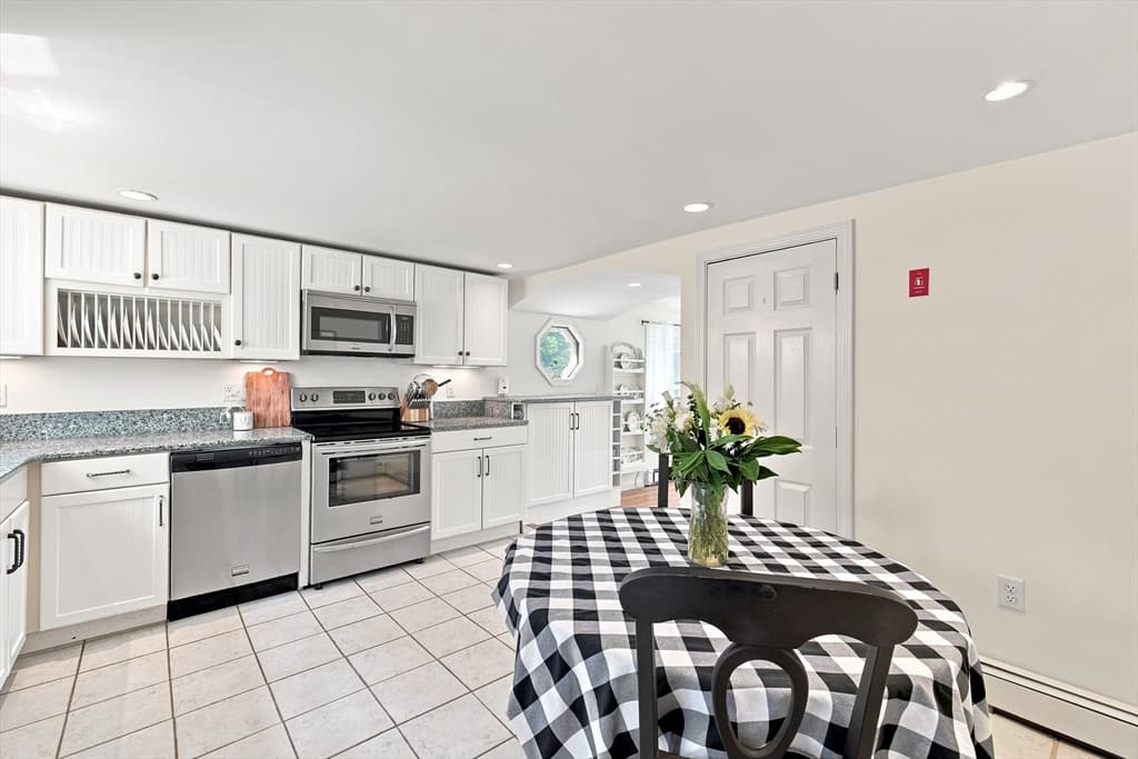 589 South St, Wrentham MA 02093 photo 8