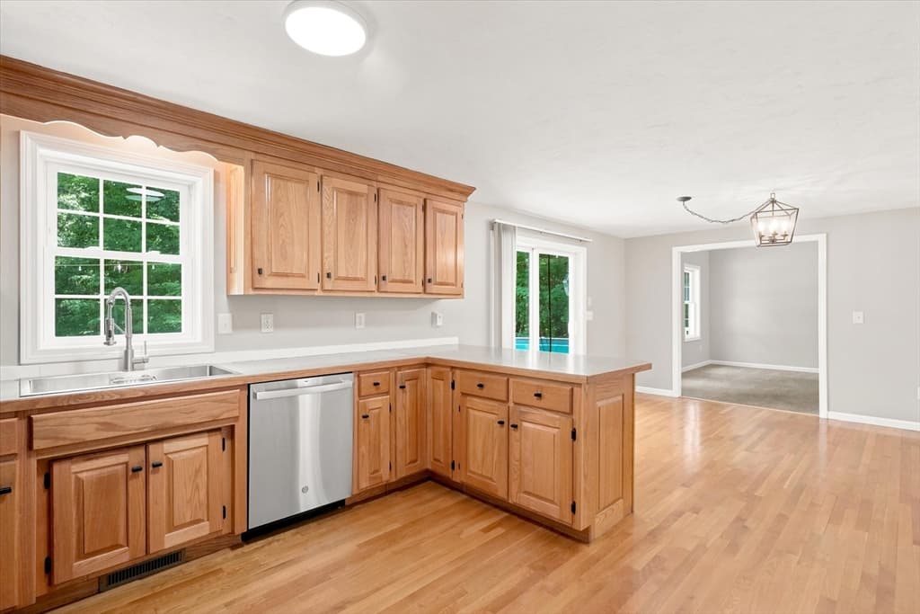 1725 Shirley Rd, Lancaster MA 01523 photo 6