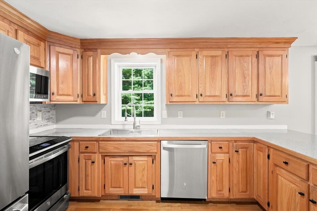 1725 Shirley Rd, Lancaster MA 01523 photo 4