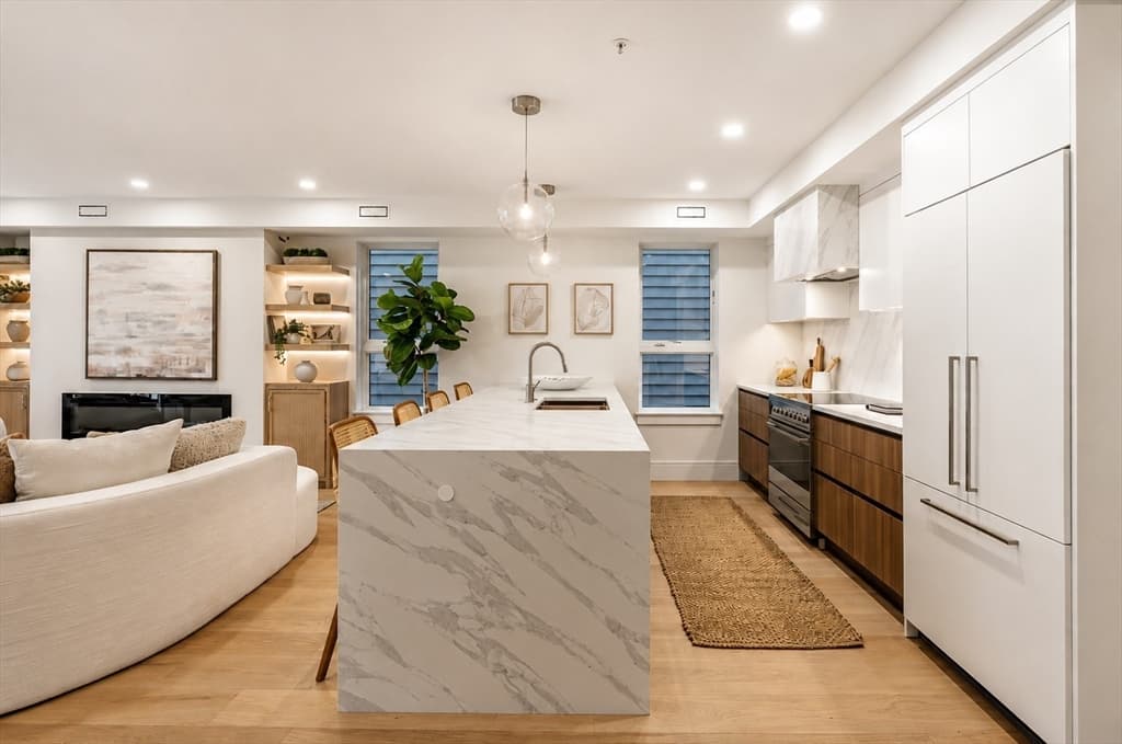 185 E Street # 3, Boston MA 02127