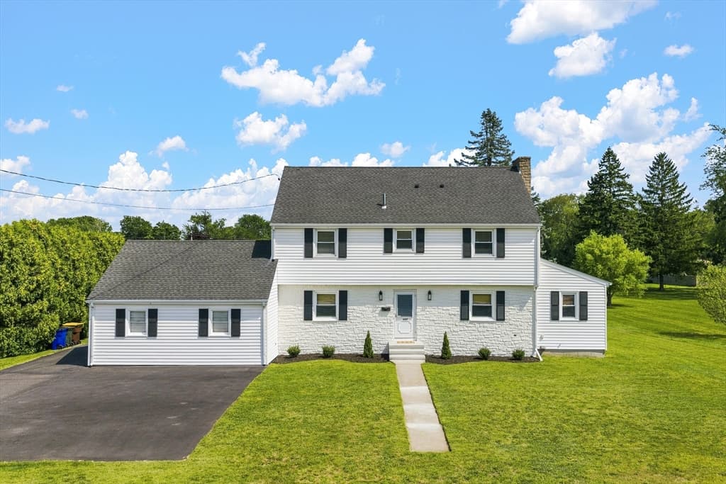 807 N Eastern Ave, Fall River MA 02720