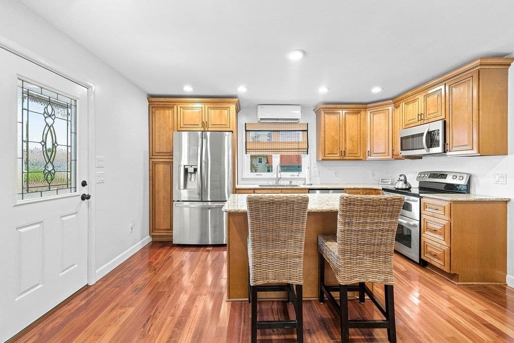 807 N Eastern Ave, Fall River MA 02720 photo 9