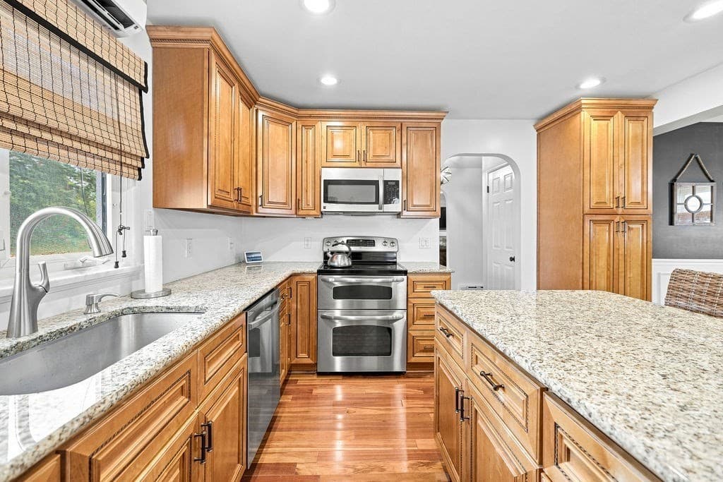 807 N Eastern Ave, Fall River MA 02720 photo 10