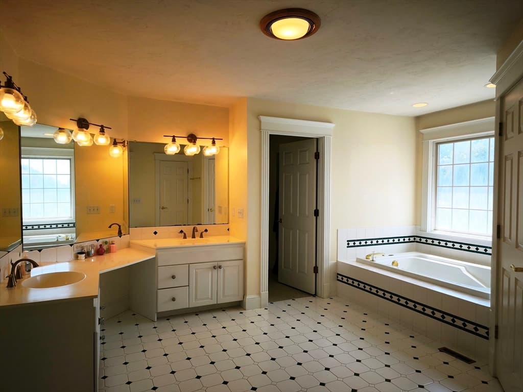 140 Wildflower Cir, Westfield MA 01085 photo 16
